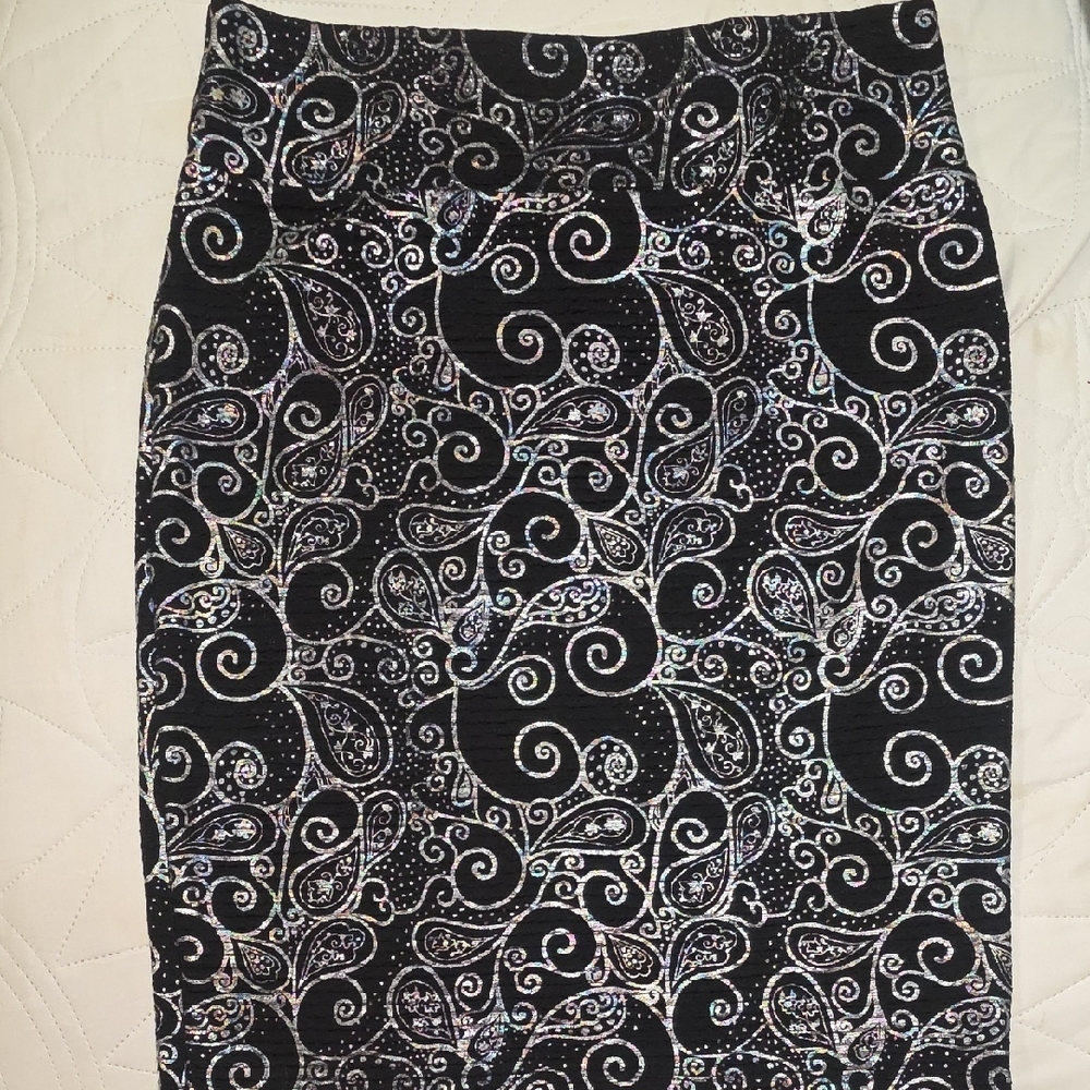LuLaRoe Cassie Elegant Black and White Paisley Skirt